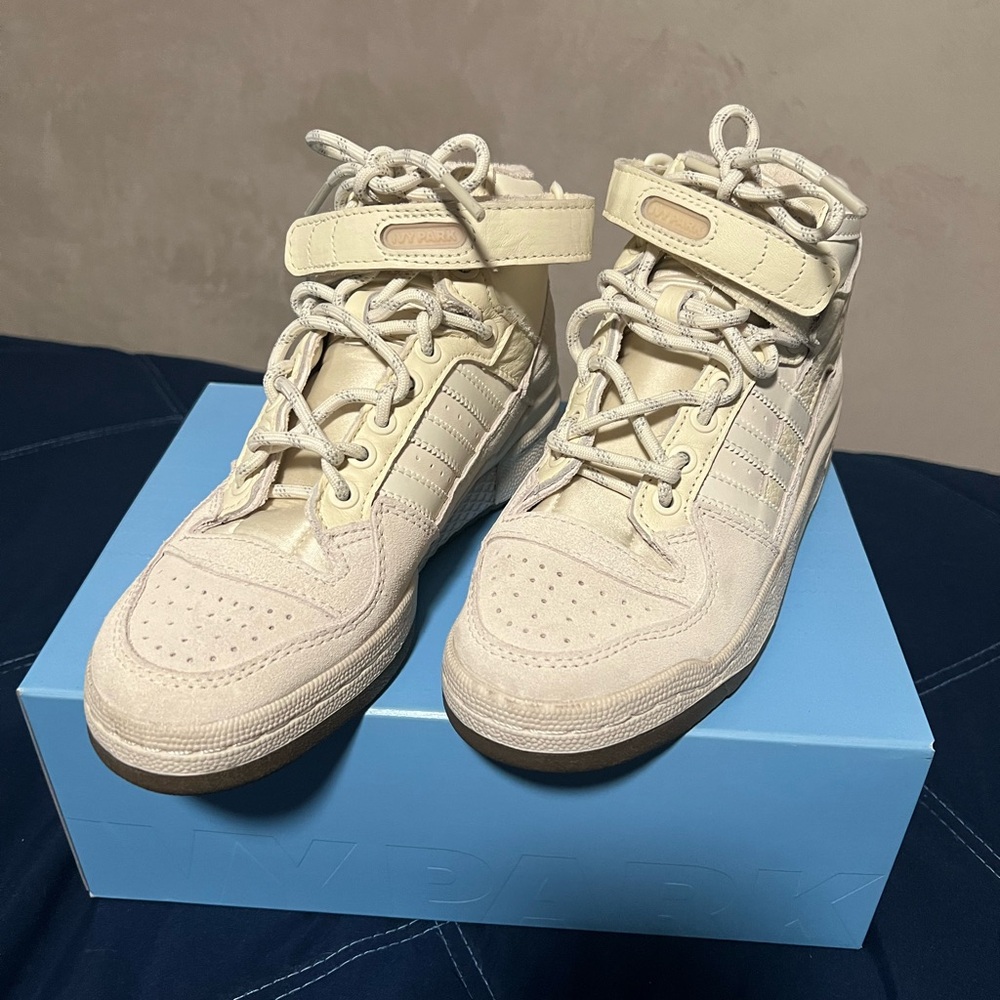 AdidasxIvy Park Unisex Forum Mid Icy Park Cream White Sneakers